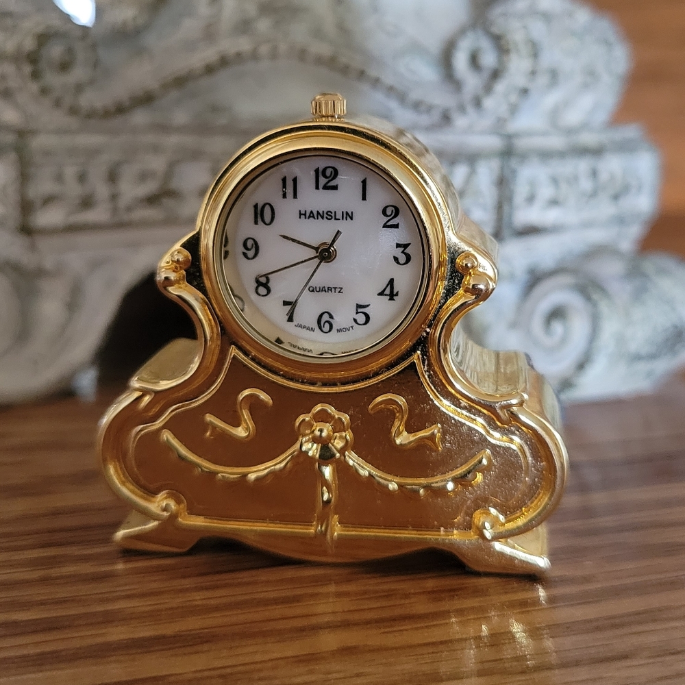 Miniture Clock Quartz Japan Movt Gold with Second Hand